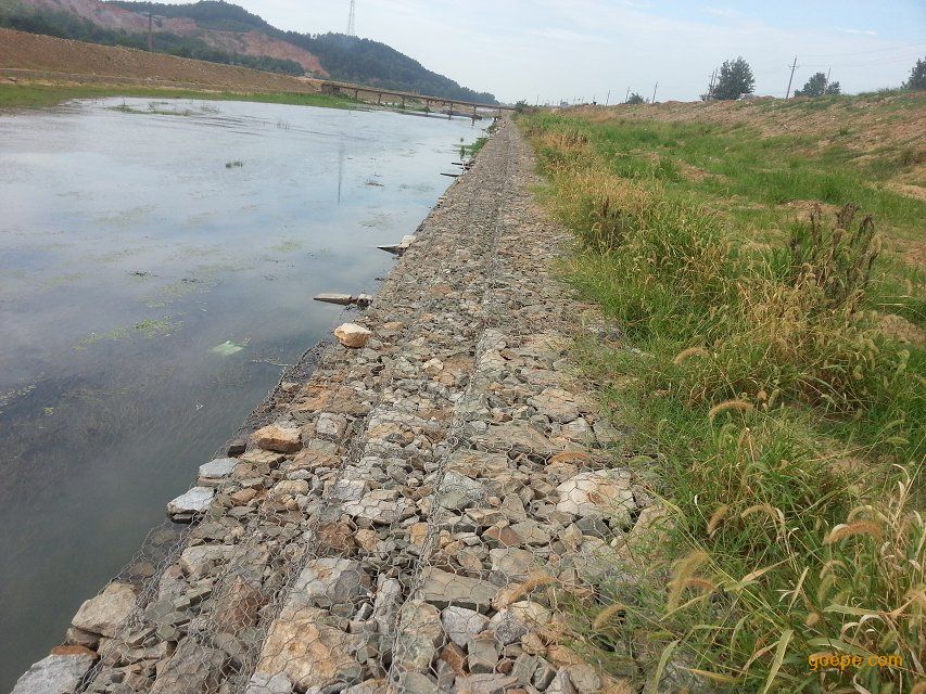 河道水毁修复格宾护岸工程